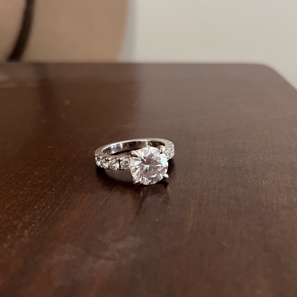 Moissanite Round Diamond Ring - Picture 2 of 4